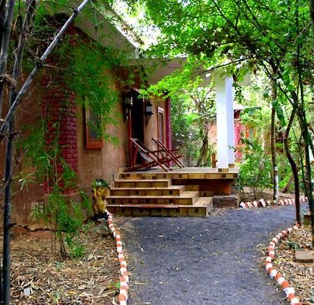 Lemon Tree Wildlife Resort, Bandhavgarh Tāla Exterior foto