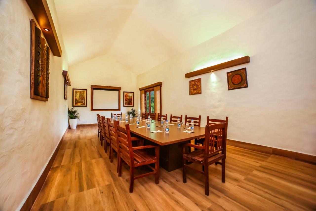Lemon Tree Wildlife Resort, Bandhavgarh Tāla Exterior foto