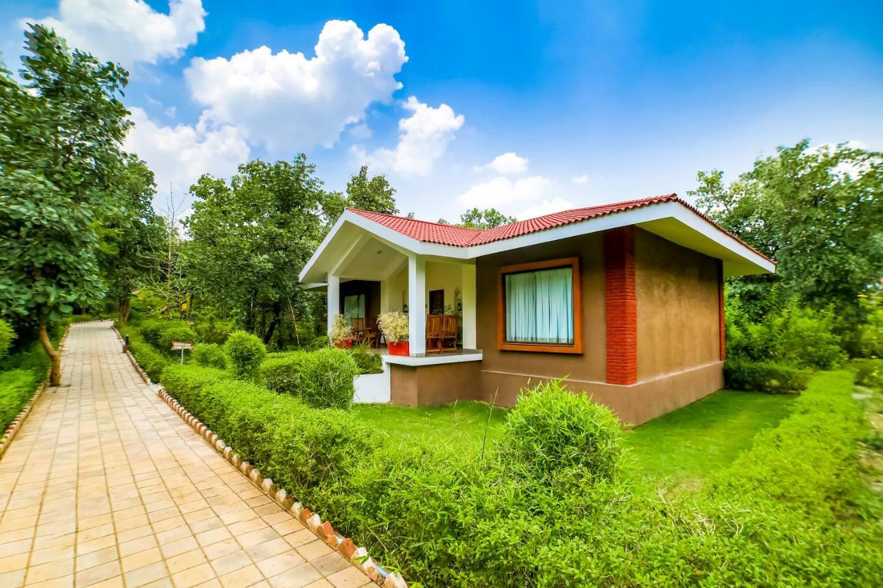 Lemon Tree Wildlife Resort, Bandhavgarh Tāla Exterior foto